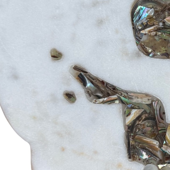 Hand Crafted in India NWT Marble Skull Decor Trivet with Inlaid Abalone Shells - Picture 6 of 7